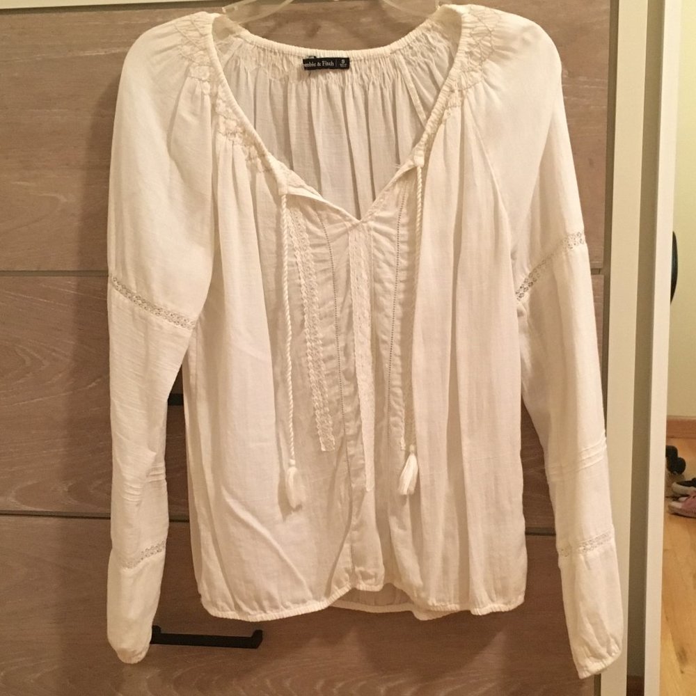 White abercrombie & fitch top